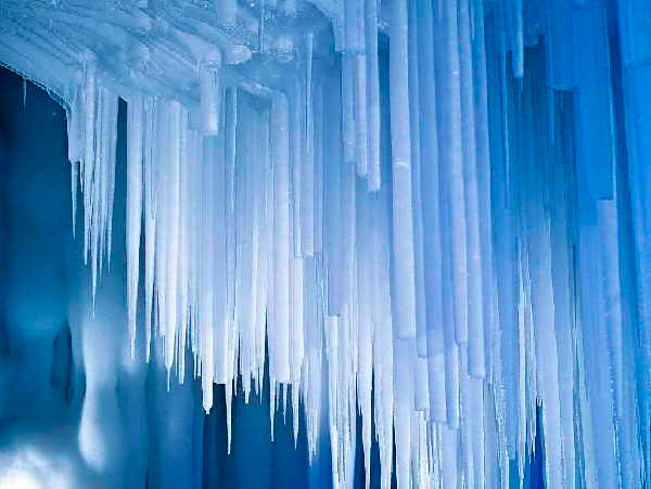 Vào năm 2005, hang động băng Ningwu được công nhận như một công viên quốc gia và mở cửa đón khách từ tháng 5 - 10 hàng năm.