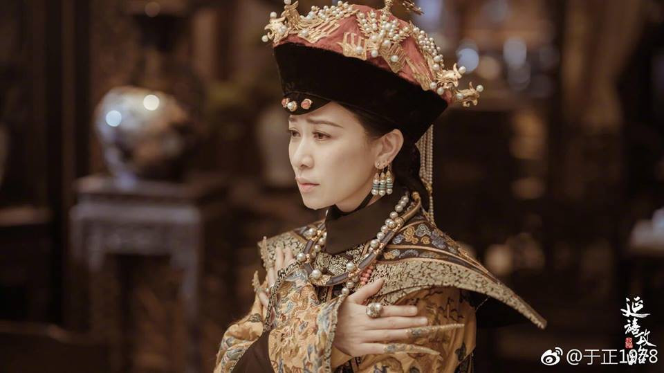 Kể từ khi lên ngôi hoàng hậu, Ô Lạt Na Lạp thị được Càn Long yêu thương, sủng ái. Bà lần lượt sinh cho nhà vua 2 con trai và 1 con gái.