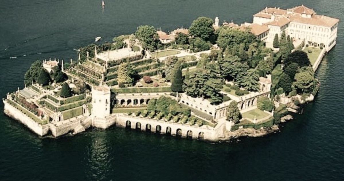 Từ đó trở đi, hàng chục nghìn người bệnh được đưa lên đảo Poveglia. Do không được chữa trị hiệu quả nên hàng ngàn người bỏ mạng tại hòn đảo này.