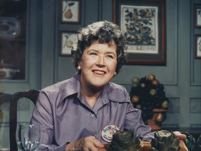 Theo đó, bà trở thành nhân viên tình báo. Năm 1942, bà bắt đầu được giao nhiệm vụ thu thập thông tin về các hoạt động quân sự của Nhật Bản khi làm việc ở thành phố Kandy, Sri Lanka.