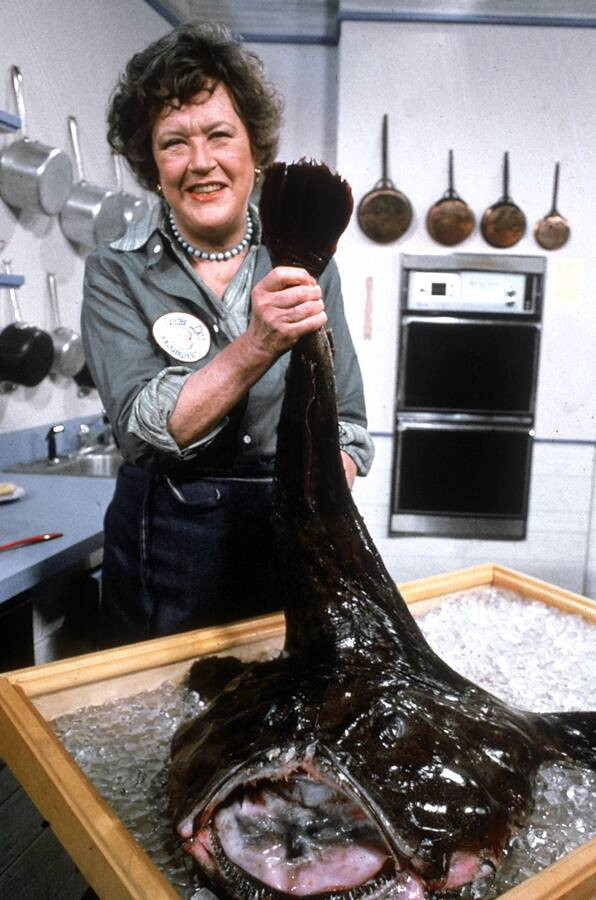 Nhờ những thông tin tình báo mà Julia thu thập được, quân đội Mỹ có những chiến lược tấn công chu toàn nhằm vào các mục tiêu của quân Nhật Bản.