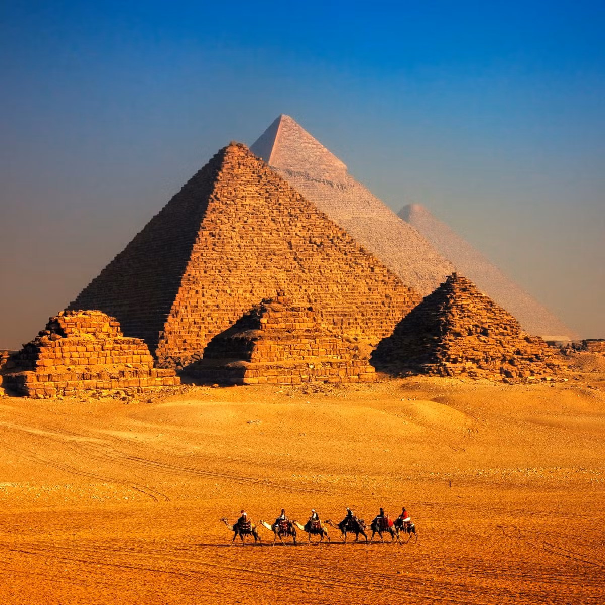 Là công trình duy nhất còn tồn tại đến nay trong số 7 kỳ quan thế giới cổ đại, kim tự tháp Ai Cập nổi tiếng với kiến trúc kỳ vĩ và những bí mật ẩn giấu bên trong.