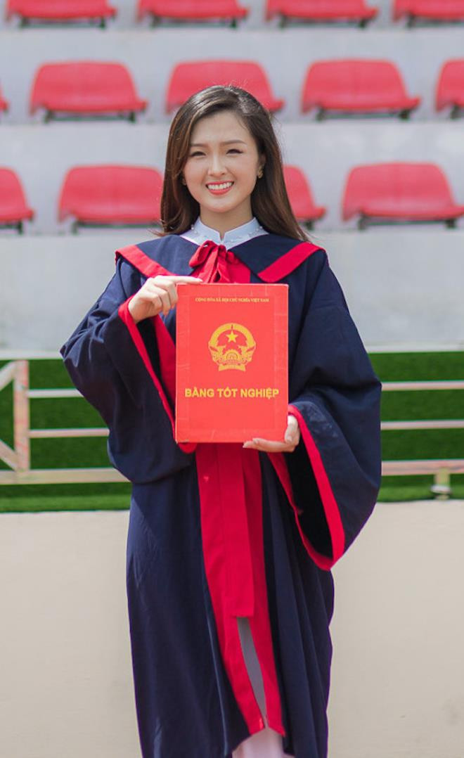 Nu sinh xinh dep cua Hoc vien Canh sat co thanh tich hoc tap 'khung'