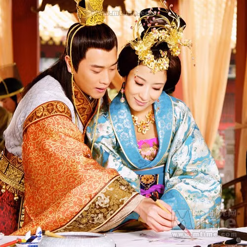 Kể từ khi trở thành người đứng đầu hậu cung, Lý hoàng hậu thường xuyên nổi cơn ghen khi biết những phi tần cố gắng quyến rũ Tống Quang Tông. Bà không muốn chồng có nhiều thê thiếp.