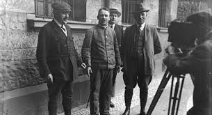 Chính điều này khiến Haarmann có biệt danh sát nhân "ma cà rồng". Y bị bắt năm 1924 và bị đưa ra xét xử có liên quan đến 27 vụ án mạng.