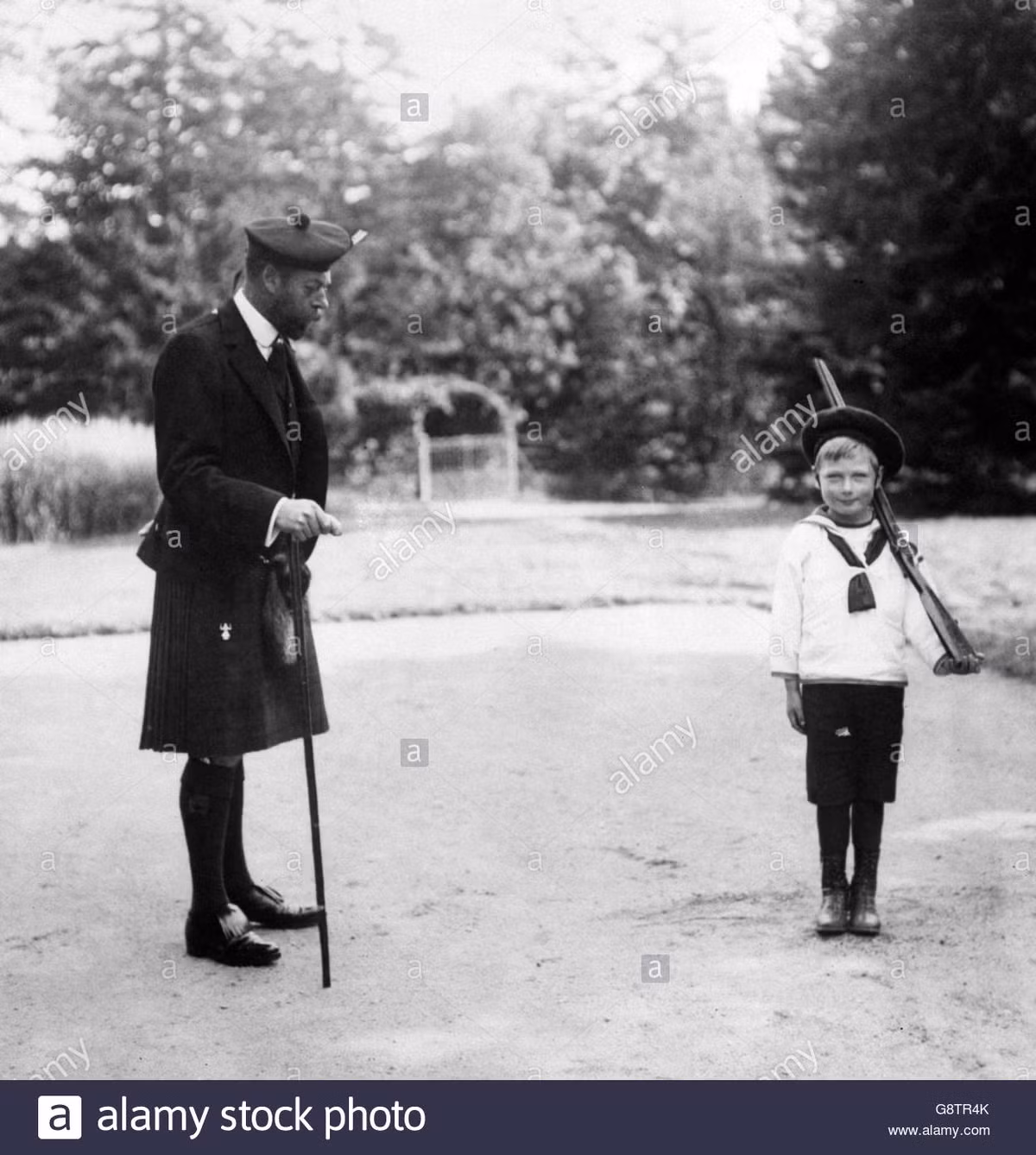 Năm 1909, Hoàng tử John bắt đầu lên cơn co giật và tình trạng sức khỏe ngày càng xấu hơn.