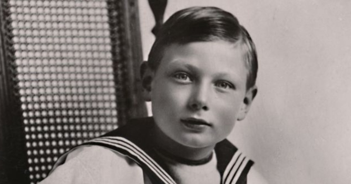 Sinh năm 1905, Hoàng tử Anh John được biết đến là người thừa kế ngai vàng có số phận bí ẩn bậc nhất xứ sở sương mù.