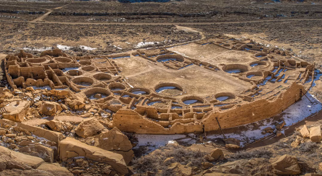 Người khác rao bán trên Facebook hộp sọ được cho là của một thiếu nữ với giá 1.300 USD. Người này không tiết lộ nguồn gốc của hộp sọ.