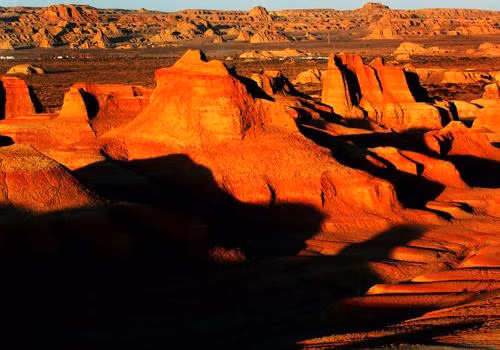 Họ nghe thấy những âm thanh kỳ bí đó nhưng không biết chúng phát ra từ đâu dù tìm mãi cũng không thấy. Vì vậy, một giả thuyết cho rằng những điều này do "ma quỷ" gây nên. Mời độc giả xem video: Thanh Hóa: Nữ sinh lớp 8 mất tích bí ẩn. Nguồn: VTC Now.