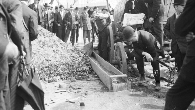 Vài ngày trước vụ hỏa hoạn, Gunness làm giả cái chết của mình để đào tẩu rồi phóng hỏa nhằm che đậy tội lỗi. Kể từ đó không ai biết tung tích của nữ sát nhân máu lạnh giết người vì tiền. Mời độc giả xem video: Đà Nẵng điều tra vụ giết người rồi chôn xác nhiều lần. Nguồn: VTC14.