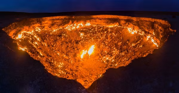 "Cánh cổng dẫn tới địa ngục" do con người vô tình tạo ra trong quá trình thăm dò địa chất năm 1971.