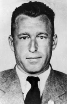 Trong Chiến tranh thế giới 2, Franz Stangl làm việc cho Đức quốc xã và tuân theo mọi mệnh lệnh của trùm phát xít Hitler. Y trở thành "ác quỷ đội lốt người" khi tàn sát hàng trăm ngàn người.