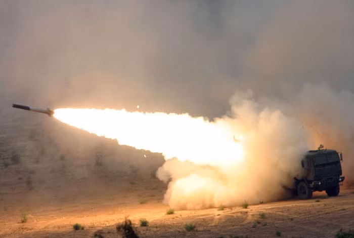 Trung Quốc luôn coi Đài Loan là một phần lãnh thổ chờ thống nhất, kể cả bằng vũ lực. Bắc Kinh gần đây tăng cường đáng kể hoạt động quân sự gần đảo Đài Loan trong bối cảnh quan hệ Mỹ - Trung giảm xuống mức thấp nhất trong nhiều thập kỷ.