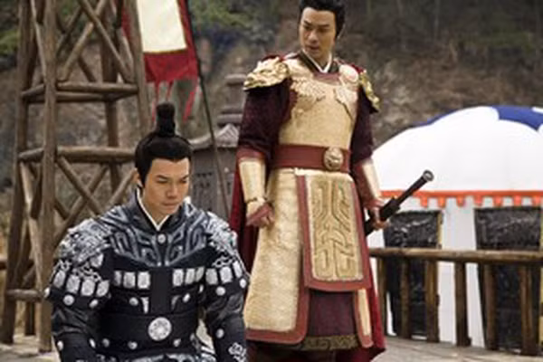 Ngũ Tử Tư sớm nhận thấy Việt Vương Câu Tiễn đang chờ thời cơ làm phản nên nhiều lần cảnh báo Phù Sai nhưng đều bị phớt lờ.