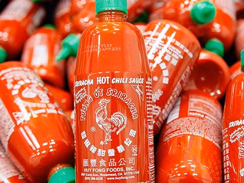 Vi sao tuong ot Sriracha cua trieu phu goc Viet bi thu hoi?