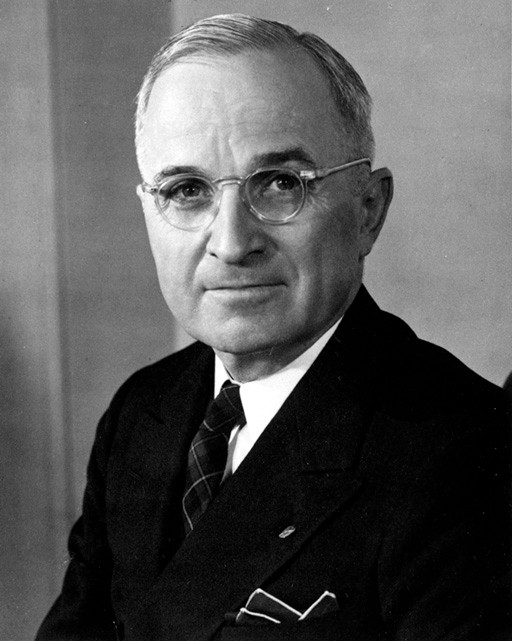 Ngày 26/7/1948, Tổng thống Mỹ Harry Truman sử dụng quyền lực hành pháp của mình ký sắc lệnh 9981 nhằm xóa bỏ nạn phân biệt chủng tộc trong quân đội.