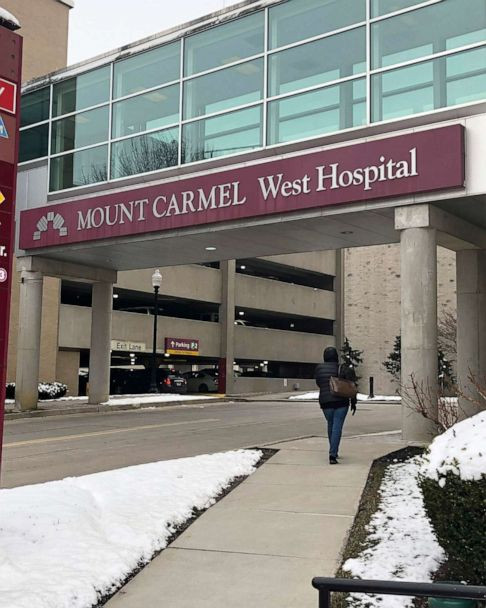 Ngoài bác sĩ Husel, bệnh viện Mount Carmel sa thải 23 nhân viên y tế khác bao gồm cả những thành viên ban quản lý Bệnh viện Mount Carmel cũng bị đình chỉ công tác vì có liên quan đến vụ bê bối trên. Video: Bố xót con tấn công bác sĩ Bệnh viện Nhi (nguồn: VTC14)