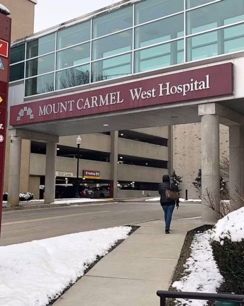 Ngoài bác sĩ Husel, bệnh viện Mount Carmel sa thải 23 nhân viên y tế khác bao gồm cả những thành viên ban quản lý Bệnh viện Mount Carmel cũng bị đình chỉ công tác vì có liên quan đến vụ bê bối trên. Video: Bố xót con tấn công bác sĩ Bệnh viện Nhi (nguồn: VTC14)