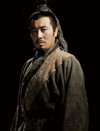 Trong số này có Thường thắng tướng quân Triệu Tử Long gần như luôn kề cận bên Lưu Bị để bảo vệ ông và những người thân cận.