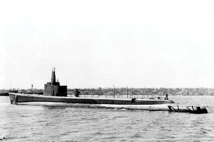 Ngày 11/4/1942, tàu ngầm USS Grunion dưới sự chỉ huy của Thiếu tá Mannert Abele được giao nhiệm vụ hỗ trợ các lực lượng Đồng minh.