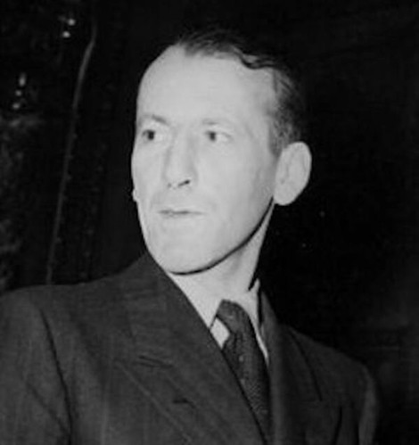 Ernst Kaltenbrunner là một trong những tên tội phạm khét tiếng lịch sử khi giúp trùm phát xít Hitler thực hiện cuộc diệt chủng người Do Thái khiến hàng triệu người bỏ mạng. Cụ thể, Kaltenbrunner được biết đến với biệt danh “đao phủ của người Do Thái”.