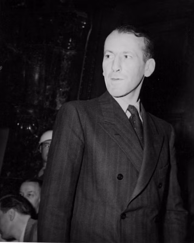 Khi là chỉ huy RSHA, Kaltenbrunner chịu trách nhiệm về các hoạt động của lực lượng cảnh sát và an ninh của Đức Quốc xã.