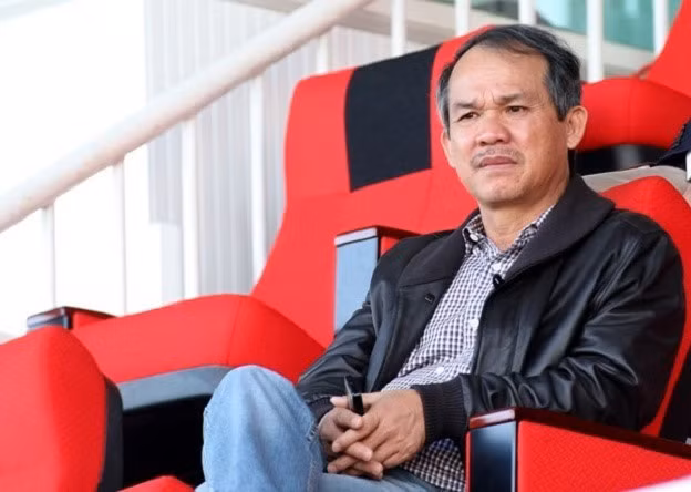 Với mong muốn bóng đá Việt Nam vươn lên một tầm cao, bầu Đức nhận ra đội tuyển nước nhà cần phải có những cuộc cọ xát với các đội bóng hàng đầu thế giới.