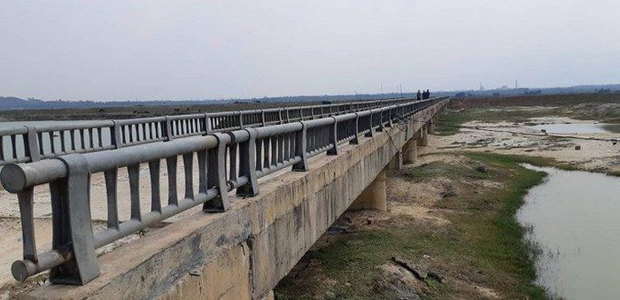 Ha Tinh truy nguyen nhan cau hon 7 ty dong ran nut, lo cot xop ben trong