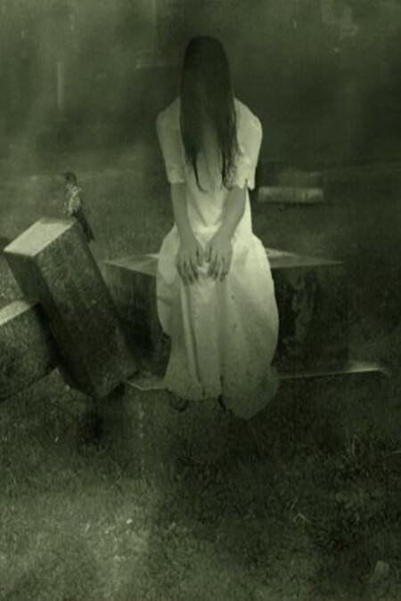 Một số người cho rằng, điều này không đúng sự thật nên đã ngồi lên ghế thái sư để xác minh. Điều kỳ lạ đến khó tin là nhiều người ngồi lên ghế trên đều có kết cục bi thảm và đáng sợ.