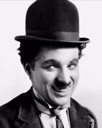Trong số này có Vua hề Sác lô Charlie Chaplin. Ông là một trong những nghệ sỹ kịch câm và diễn viên hài xuất sắc nhất mọi thời đại.