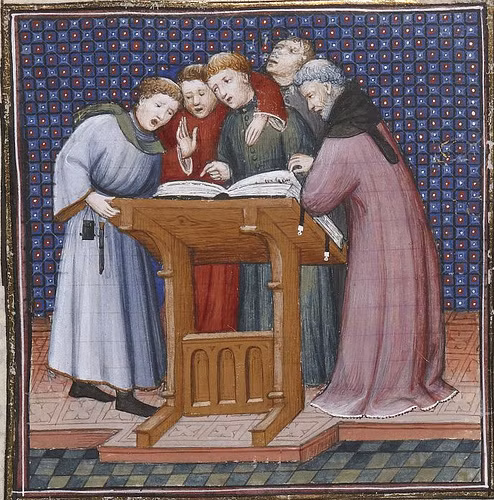 Dưới thời Trung cổ, nhiều thư viện bảo quản các cuốn sách quý bằng cách xích chúng vào bàn để độc giả không thể trộm mang về nhà.