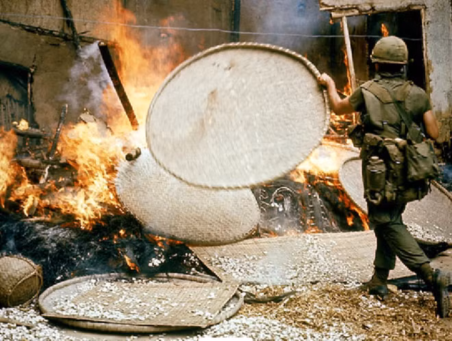 Theo lệnh cấp trên, lính Mỹ không chỉ thảm sát người dân vô tội mà còn đốt nhà, giết vật nuôi, tàn phá các loại cây trồng và thực phẩm.