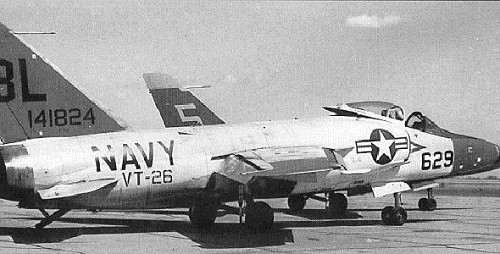 Cụ thể, trong cuộc chạy đua với Liên Xô phát triển vũ khí, khí tài quân sự sau Thế chiến 2, Mỹ đã chế tạo chiến đấu cơ F11F-1 Tiger.