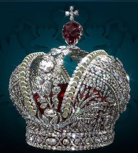 Hai thợ kim hoàn Ekart và Jeremia Pauzie đã chế tác ra chiếc vương miện tinh xảo và quyền lực này.