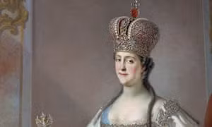 Vương miện của Catherine Đại đế có 7 viên kim cương cỡ lớn được lấy từ bộ sưu tập kim cương của nước Nga.