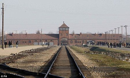 Trại tập trung Auschwitz, Birkenau và Monowitz là những "chốn địa ngục" khét tiếng và rùng rợn của phát xít Đức.