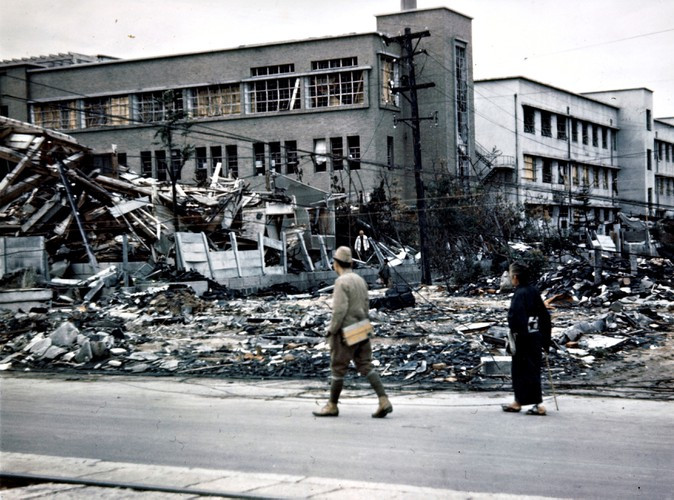 Hai địa điểm này đều phù hợp để trở thành địa điểm để Mỹ thử nghiệm vũ khí hạt nhân mà chưa nước nào sở hữu.