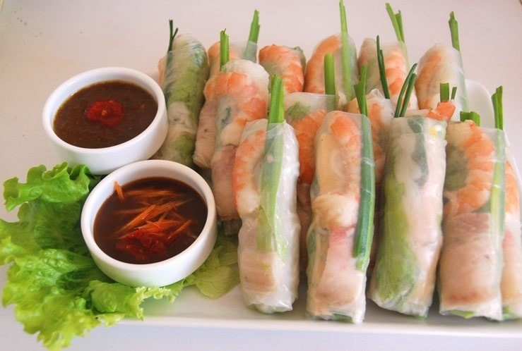 Bên cạnh phở, danh sách 50 món ăn tuyệt vời nhất thế giới của CNN còn gọi tên món gỏi cuốn hấp dẫn của Việt Nam.