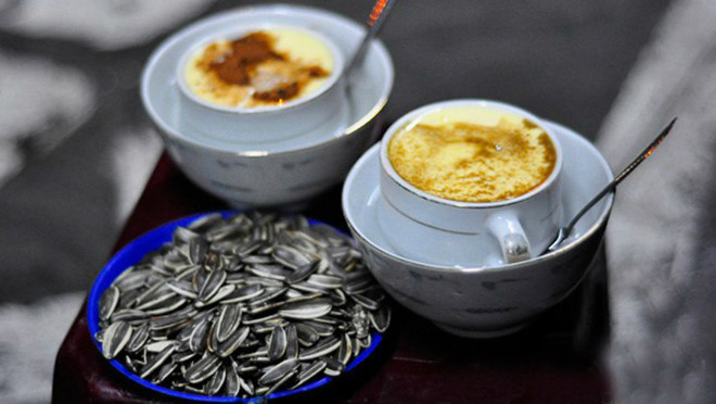 Năm 2019, kênh Du lịch của hãng CNN bình chọn Hà Nội là một trong những nơi có cà phê uống ngon nhất trên thế giới với món cà phê trứng và ca cao cuốn hút du khách.