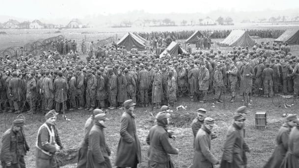 Kế hoạch ban đầu của nhóm người Do Thái là bỏ thuốc độc vào nguồn nước uống tại thành phố Nuremberg, Đức. Thế nhưng, nhiều thành viên trong nhóm phản đối vì kế hoạch này có thể khiến nhiều người Đức vô tội thiệt mạng.