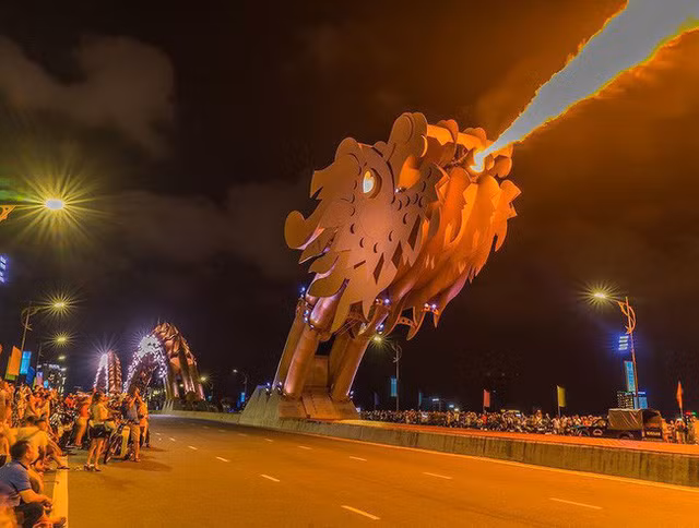 Thành phố Đà Nẵng được tạp chí The New York Times danh tiếng của Mỹ chọn vào top 52 điểm đến hấp dẫn nhất năm 2019. Đà Nẵng ngày càng nổi tiếng và được The New York Times ví như Miami của Việt Nam.