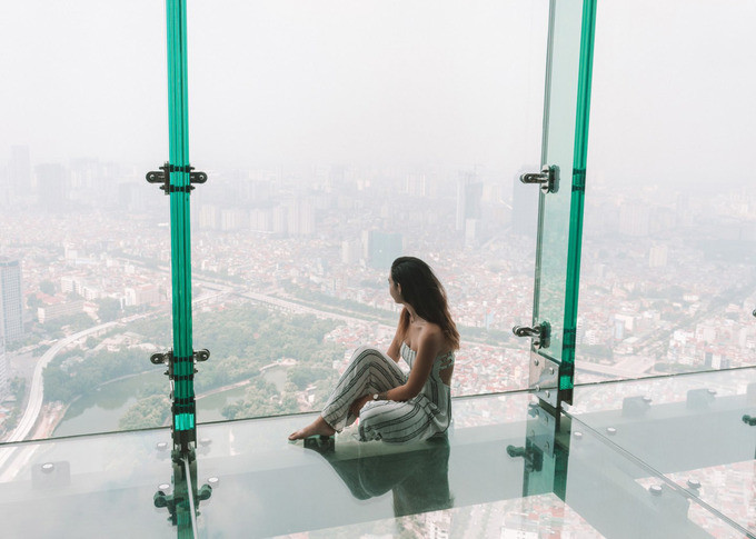 Hà Nội là điểm đến được báo chí nước ngoài đánh giá cao trong năm 2019. Cụ thể, tờ The Guardian của Anh ca ngợi đài quan sát ở tầng 65 tháp Lotte Center, Hà Nội năm trong top 10 nơi có view từ trên cao đẹp nhất thế giới.