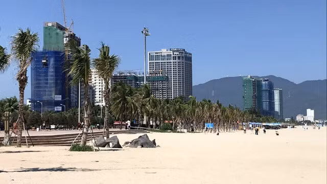 Theo bảng xếp hạng của Forbes, Đà Nẵng là một trong 8 thành phố đẹp có chi phí sống rẻ nhất đối với người ngoại quốc.