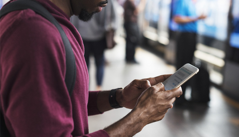 Theo đó, công nghệ hiện đại đã giúp ích rất nhiều cho cuộc sống của chúng ta nhưng đồng thời cũng có mặt trái đáng báo động.