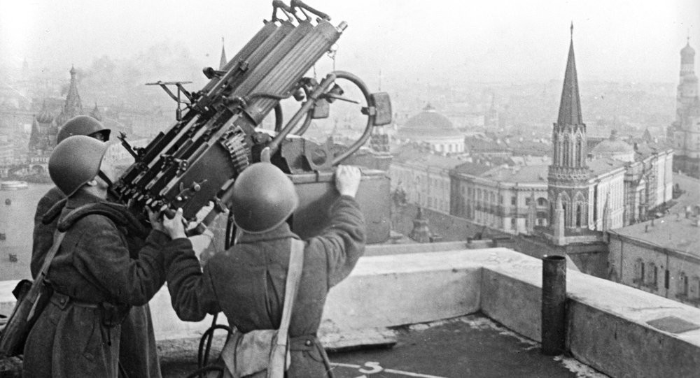 Sau khi Thế chiến 2 kết thúc, gia đình của Semyon Hitler không muốn có những rắc rối vì có trùng họ với nhà độc tài Đức quốc xã nên quyết định đổi họ sang Hitlev. Về sau, gia đình của Semyon rời Liên Xô và sang Israel định cư. Video: Hitler còn sống sau Thế chiến 2? (nguồn: VTC14)