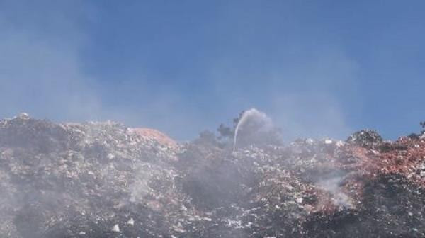 Chay bai rac Cam Ly, Da Lat chim trong khoi bui hoi thoi