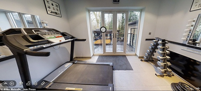 Phòng tập riêng của Fellaini.