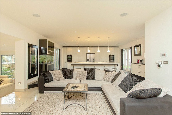 Khu vực chờ bên cạnh phòng bếp.