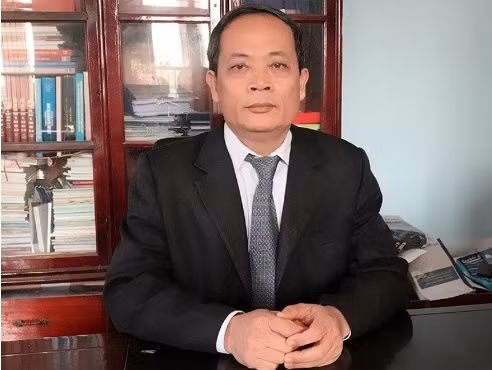 “Song ngam” o chua Nga Hoang: “2 phe dau da, chinh quyen dau dau“