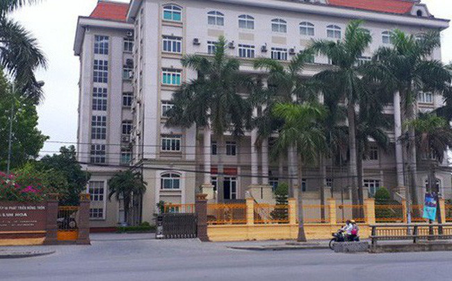 Theo hồ sơ, bà Nguyễn Thị Phương Thảo sau 15 tháng thử việc, ngày 1/9/2014, bà Thảo được tiếp nhận về công tác tại Văn phòng Sở.